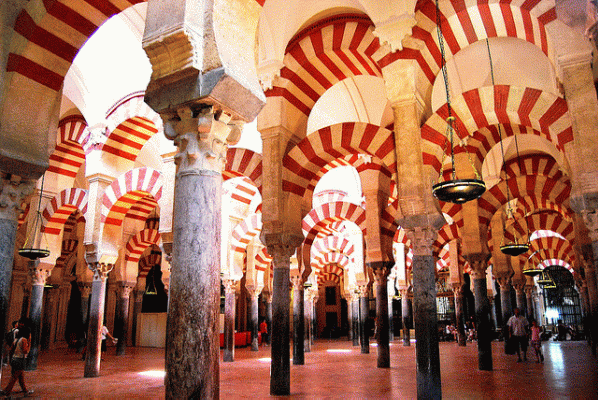 Arq, VIII-X, Mezquita, interior, Naves y Arqueras, poca de Almanzor, Arcos de herradkura sobre columnas romanas, Crdoba, Espaa