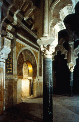 Arq, VIII-X, Mezquita, Mihrab, Columnas con fuste romano, Arcos lobulados, Cimacio, vista lateral, Crdoba, Espaa