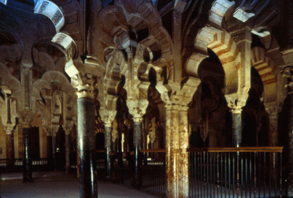 Arq, VIII-X, Mezquita, Mihrab, Columnas romanas y Cimacio,  Naves de Alhaken II, Crdoba,Espaa