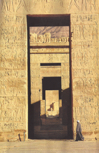 Arq, Egipto, XII, DIN XXTemplo de Medinet Habu, frente a Tebas, Interior, Puerta adintelada,  Ramss III, 1184-1153 aC.