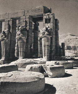 Arq, XIII, DIN XIX, Templo de Luxor, detalle, Tebas, Ramss II, 1279-1213
