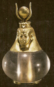 Orfebrers, VIII-VII, DIN XXV, Amuleto en forma de cabezaa de Hathor, Necrpolis El Kurru, M. de Bellas Artes, Boston, USa, 774-664