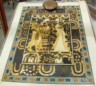 Orfebrera, XIV, DIN XVIII, Cofre de madera con panel de marfil, Tumba de Tutankhamn, M. Egipcio, El Cairo, 1334-1325