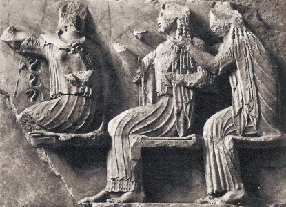 Esc, VI aC., Asamblea de dioses, Tesoro de Sifnos, Relieve, Islas Ccladas, Delfos, Delos, Grecia, 525 aC.