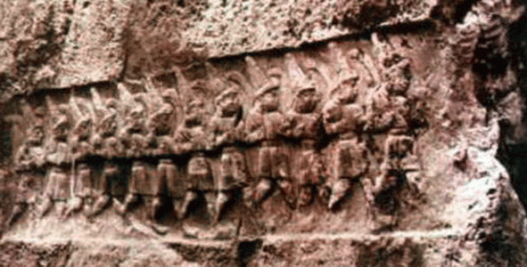 Esc, XIII-VIII aC., Hititas, Guerreros o Dioses en Marcha, Relieve, 1225