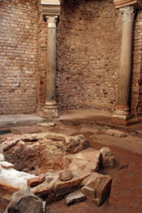 Arq, V, Baptisterio de Frejus, interior, Columnas y Estanque Bautismal para Inmersin, Paleocristiano, Francia