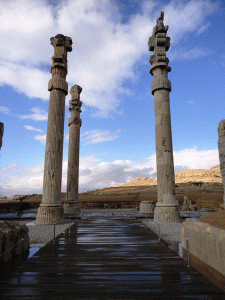 Arq, Columnas persas