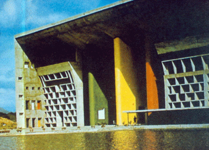 Arq. XX; Corbusier, Le, Palacio de Justicia, Chandigarh, India, 1956