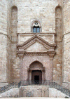 Arq XIII Castel del Monte Portal de Acceso Apulia Exterior poca Federico II 1240