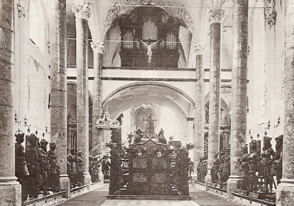 Esc, XVI, Vesher, Peter, Cenotafio de Maximiliano de Austria, Iglesia de la Corte de Innsbuck, Austria